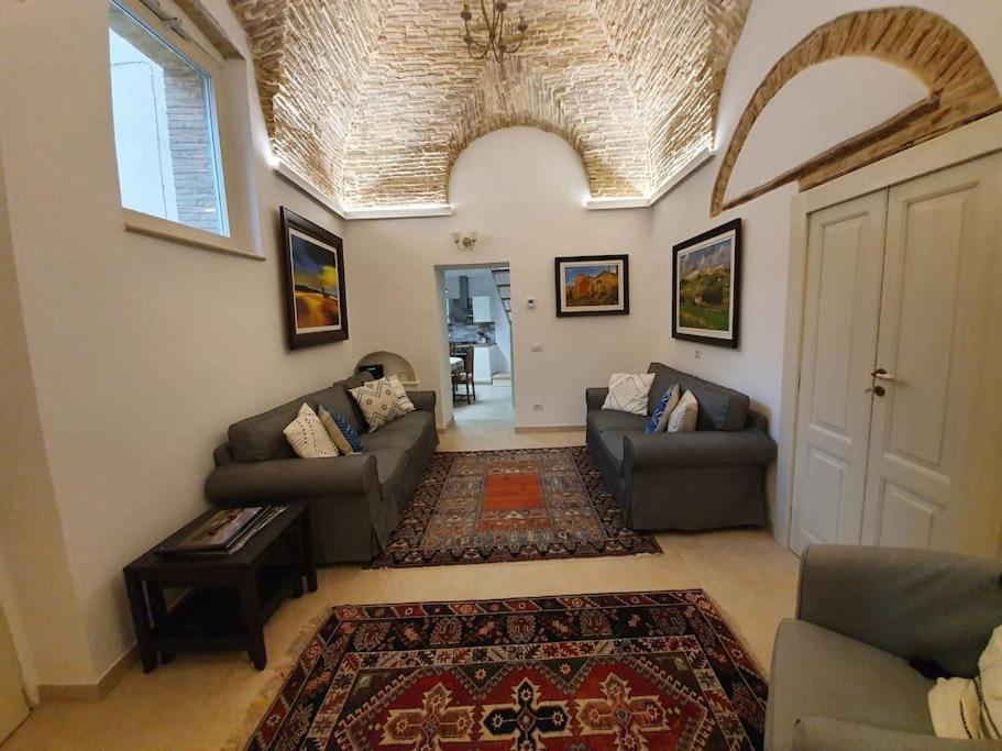 Casa Santa Maria - Beautifully Restored House In Centro Storico Irsina Basilicata Puglia Exterior photo